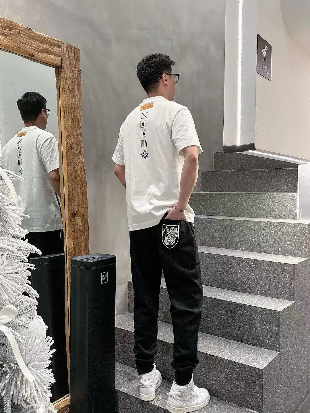 Louis Vuitton/Louis Vuitton zipper back pocket shield trousers